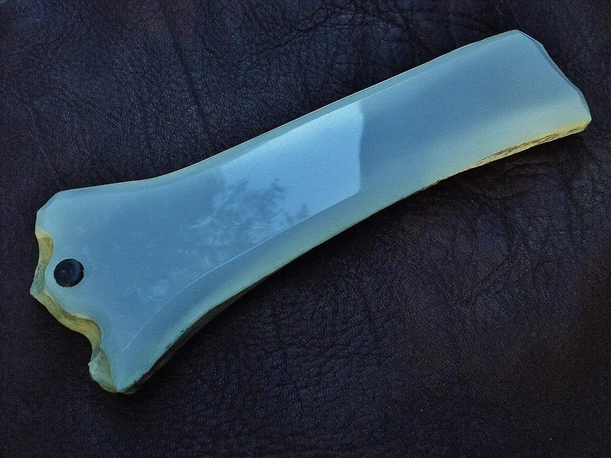 SOLD-Dylan Farnham #25 Buffalo Bone Scales, w/ Lucite Box